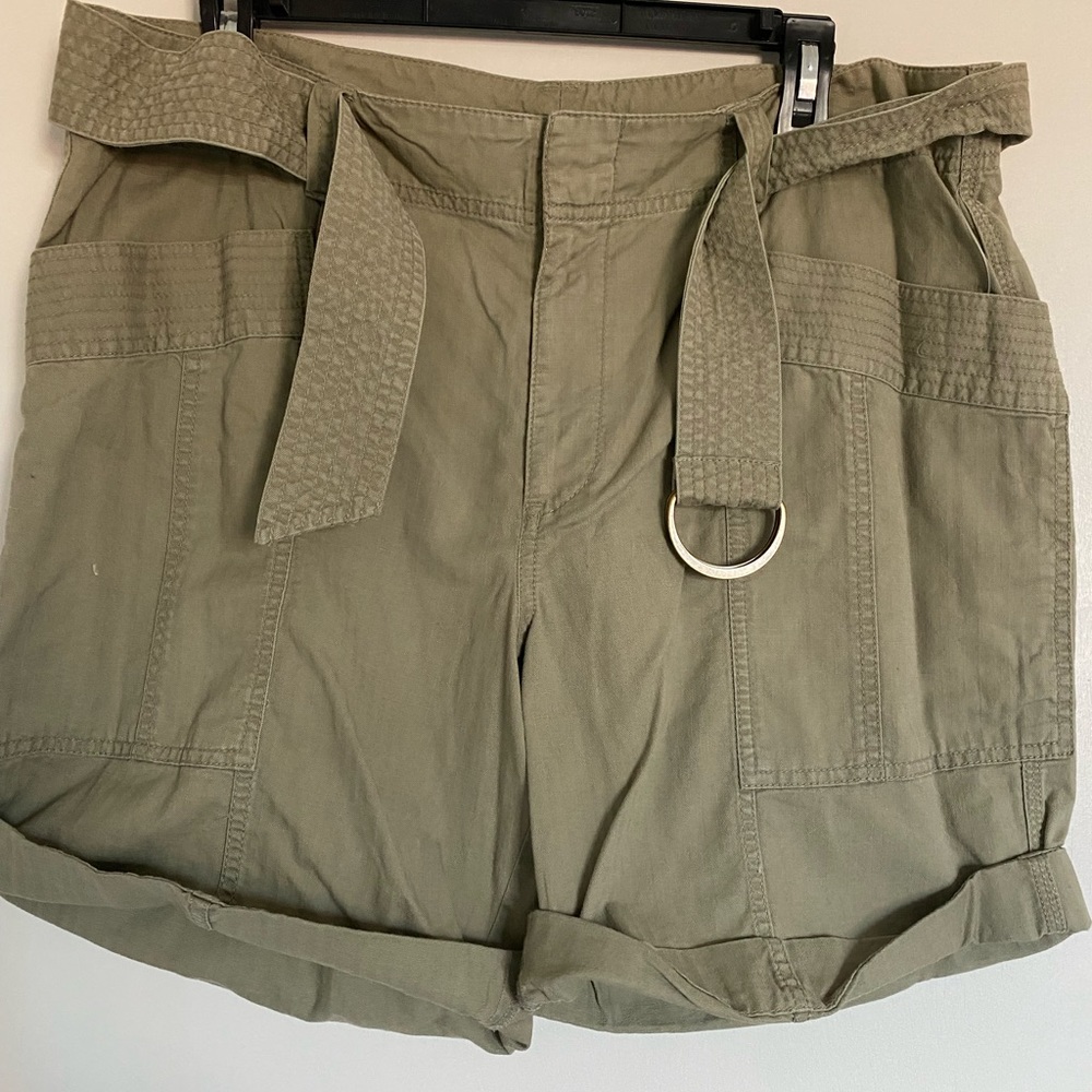LAUREN, Ralph Lauren khaki cargo shorts with belt.